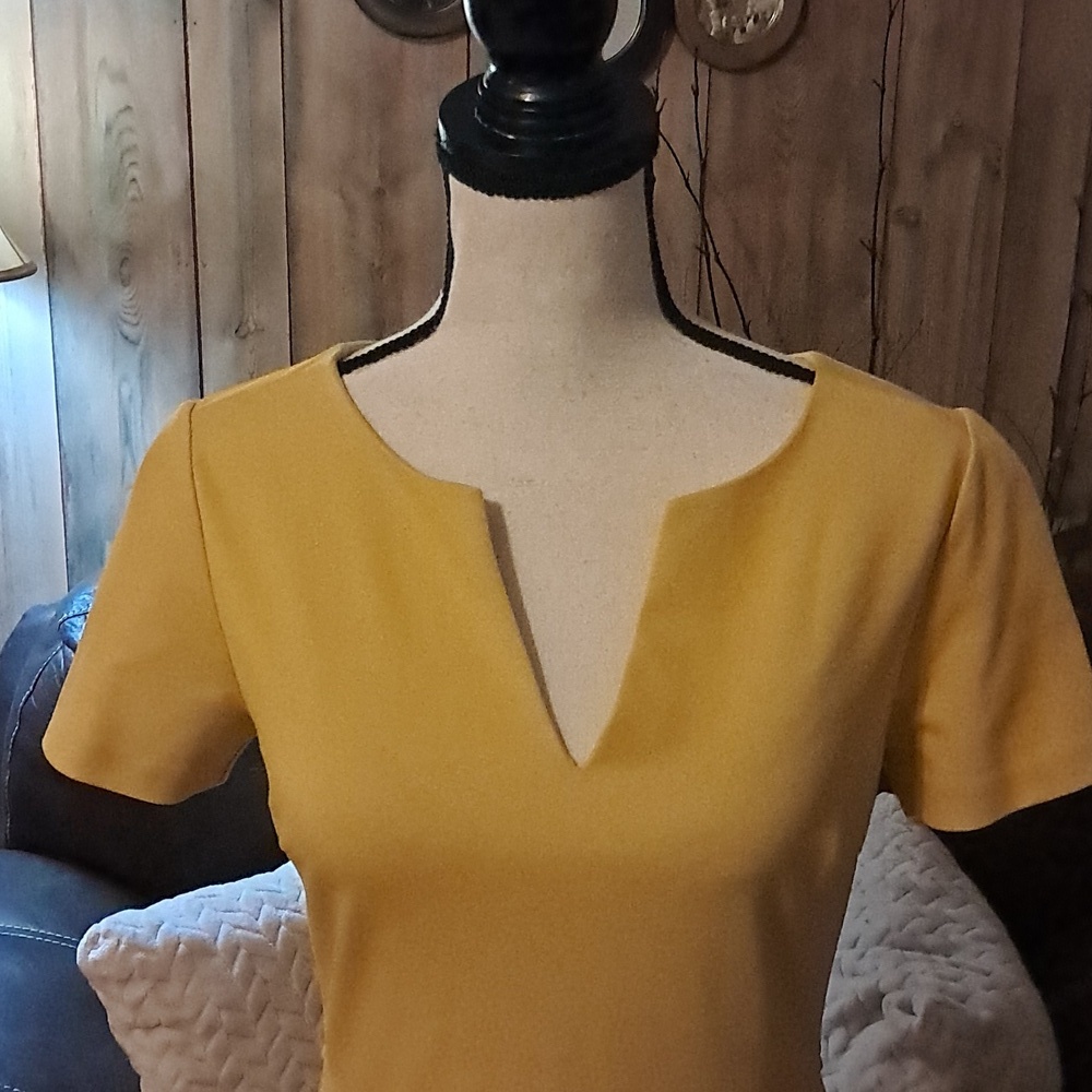 Boden Carolyn Ponte V Neck Dress Saffron Yellow Size 6 A Line Spring - Picture 3 of 10